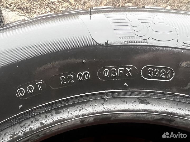 Michelin X-Ice North 4 215/65 R16