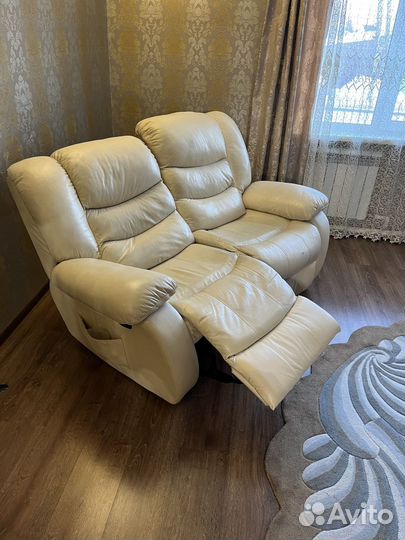 Диван с креслом