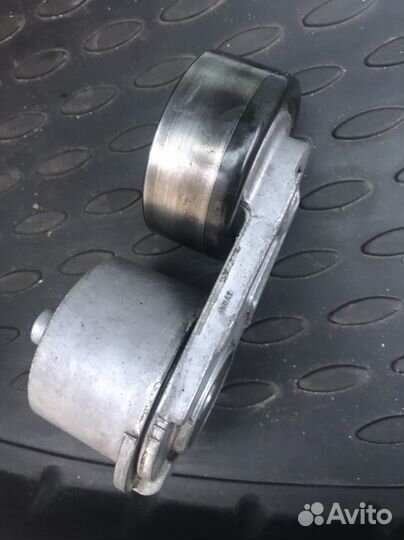 Ролик натяжителя ремня cadillac escalade