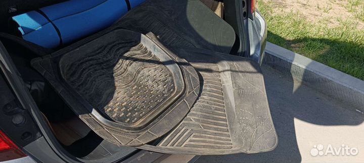 Автомобильные коврики резиновые