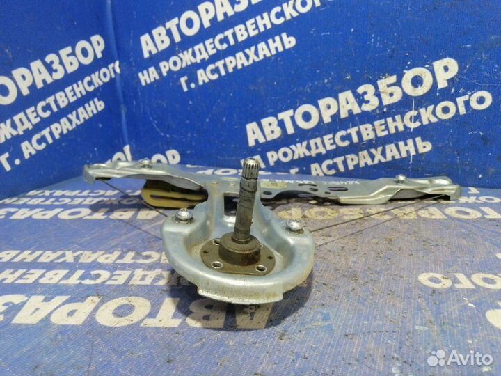 Задний левый стеклоподъёмник Ford Focus 3 хэтчбек