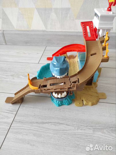 Трек хот вилз акула