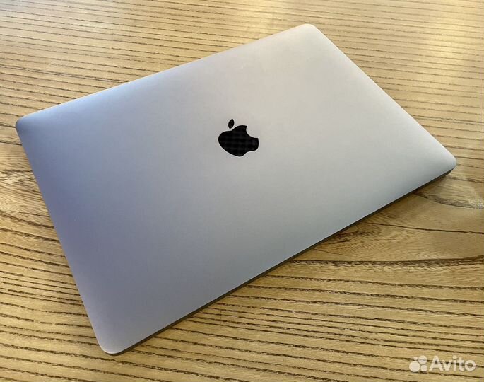 MacBook Pro 13 Touch Bar /8gb/512GB