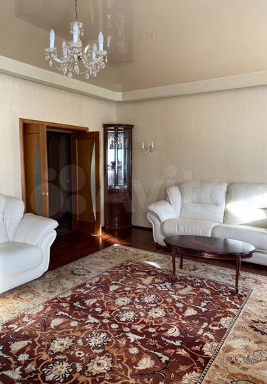 Коттедж 384,7 м² на участке 8 сот.