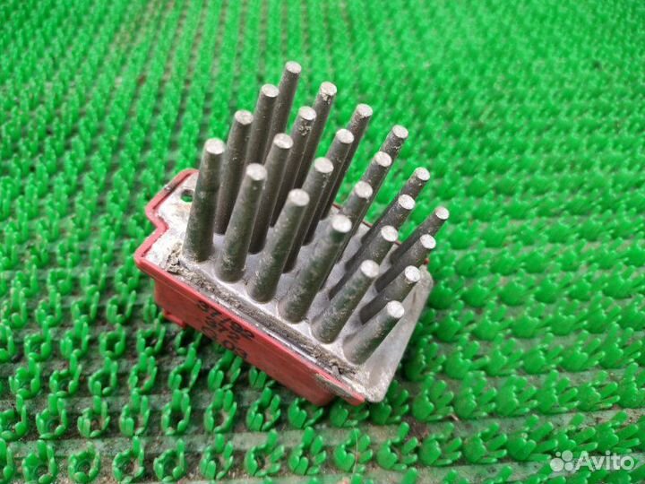 Резистор отопителя (реостат) Volkswagen Passat B3