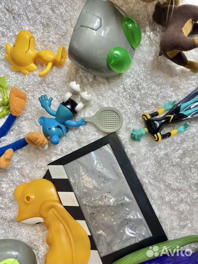 Пакетом 14 игрушек McDonald’s Happy meal 2000