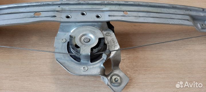 Стеклоподъёмник передний правый Citroen C3 09-14