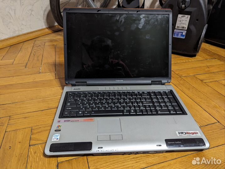 Ноутбук Toshiba Satellite P100