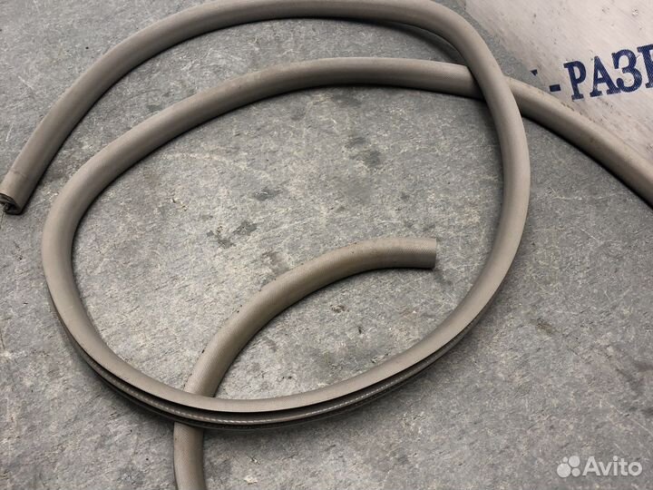 Зад прав уплотнитель Cube z10