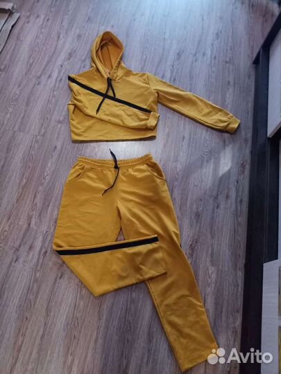 Спортивный костюм женский новый