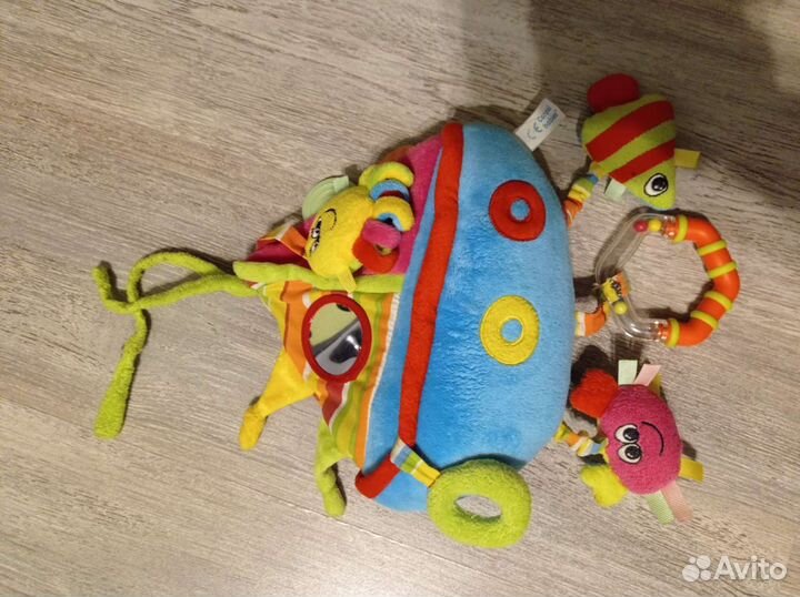 Игрушки в кроватку