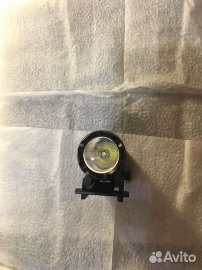 Фонарь тактический с креплением на вивер