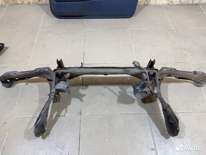 Рамка радиатора BMW 5-серия E34 1988-1995