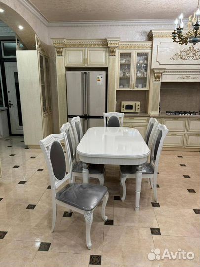 Комплект стол и стулья. В наличии