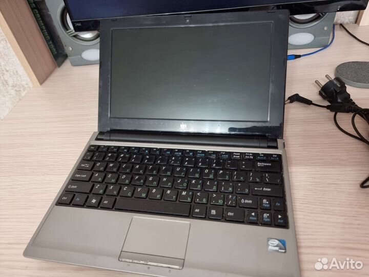 Ноутбук dns N570 10.1