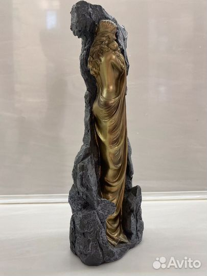 Статуэтка Мать и Дитя. Материнство