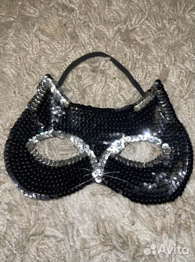 Маска кошки в пайетках