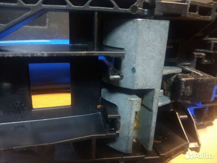 Ручка двери внешняя левая Volkswagen Polo sedan