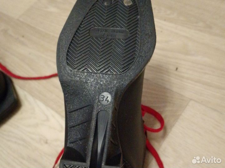 Лыжные ботинки