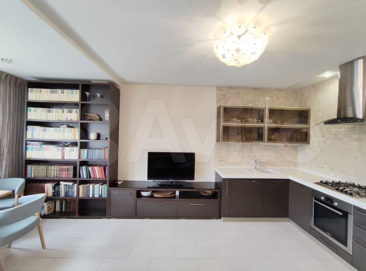 2-к. квартира, 84 м², 6/9 эт.