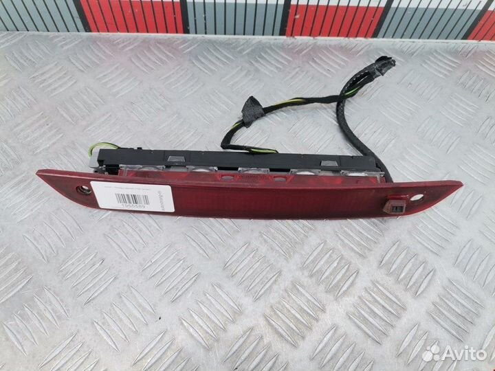 Фонарь дополнительный тормозной (стоп-сигнал) Ford