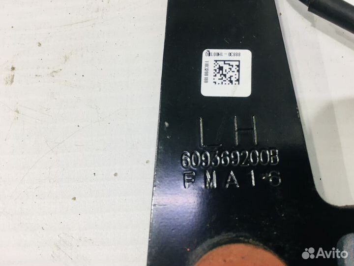 Замок ремня безопасности передний левый Kia Ceed