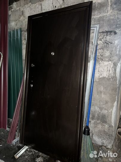 Дверь стальная новая