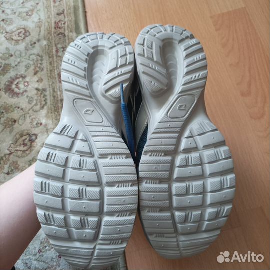 Кроссовки