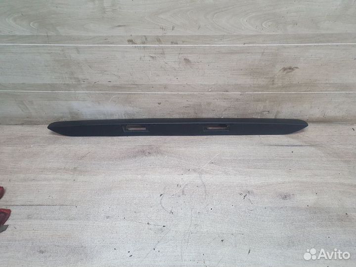 Накладка двери багажника Mercedes-Benz Vito W639