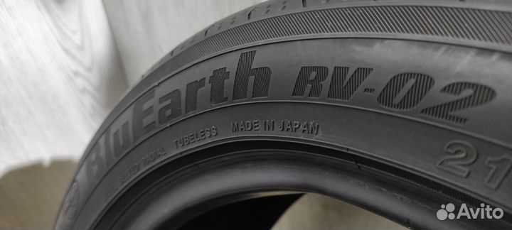 Yokohama BluEarth RV-02 215/50 R18