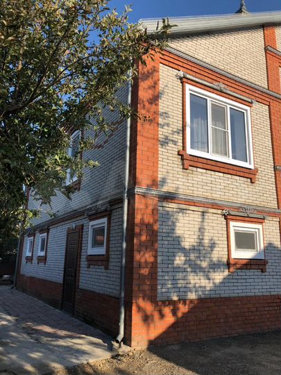 Дом 200 м² на участке 7 сот.