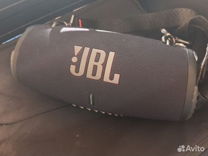 Колонка JBL xtreme 3