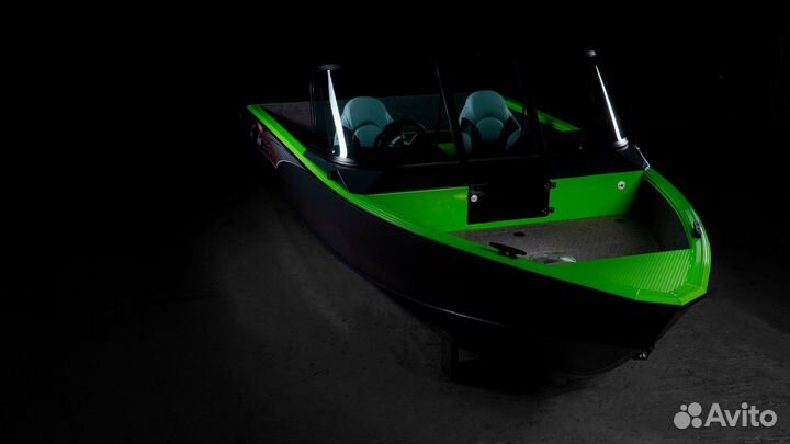 Windboat 4.6 DCX