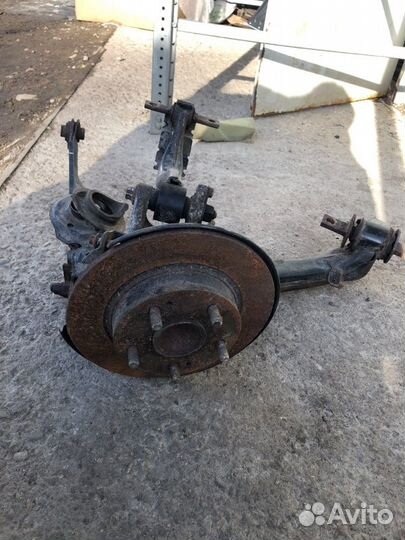 Кулак поворотный задний правый Honda Civic 8 4D