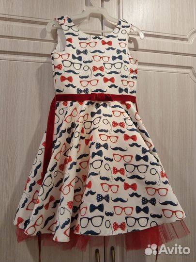 Стильное нарядное платье на девочку 146