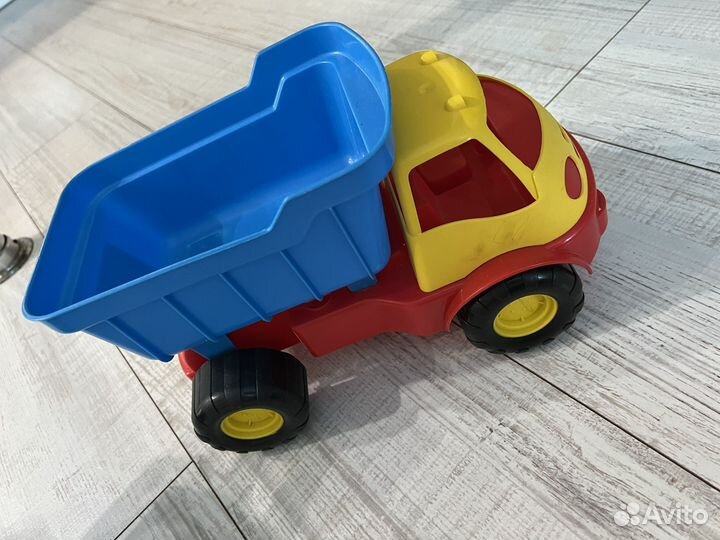 Синий трактор