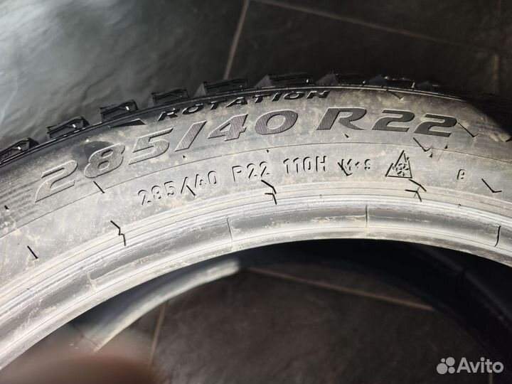 Pirelli Ice Zero 2 285/40 R22