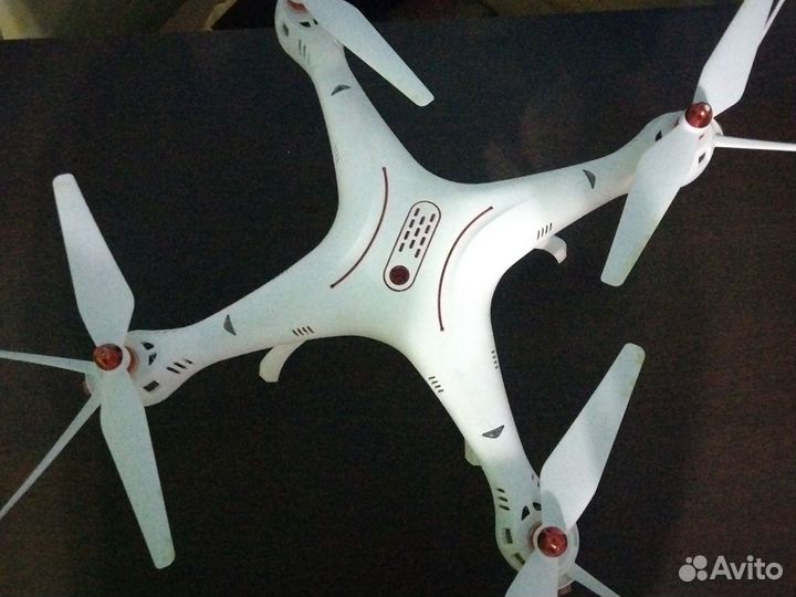 Квадрокоптер syma x8sw