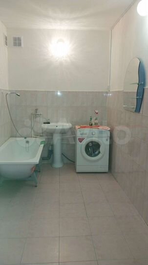 2-к. квартира, 64 м², 1/3 эт.