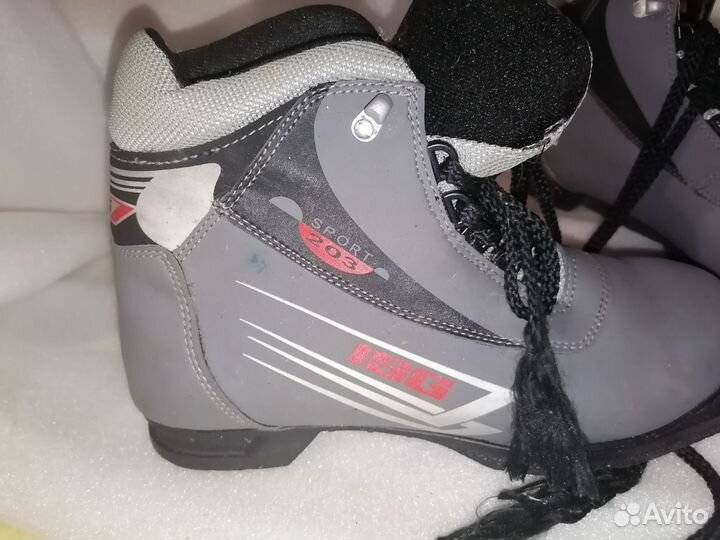 Лыжные ботинки