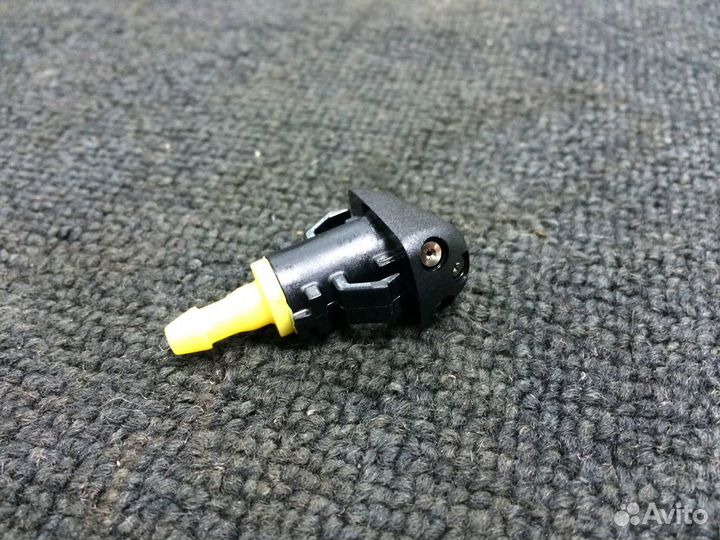 Форсунка стеклоомывателя KIA Rio hyundai solaris