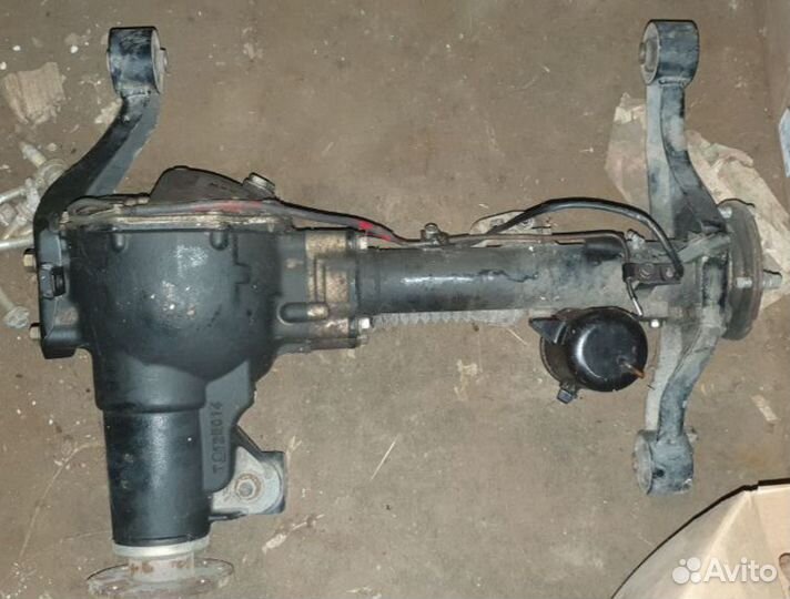 Передний редуктор от Mitsubishi Pajero 4