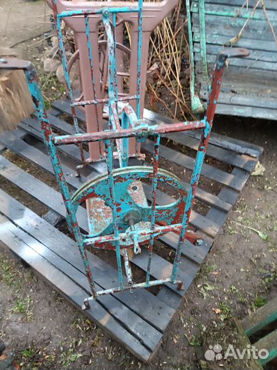 Станина от швейной машинки Singer,и другие