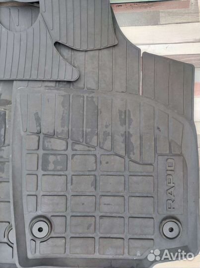 Автомобильные коврики салонные резиновые