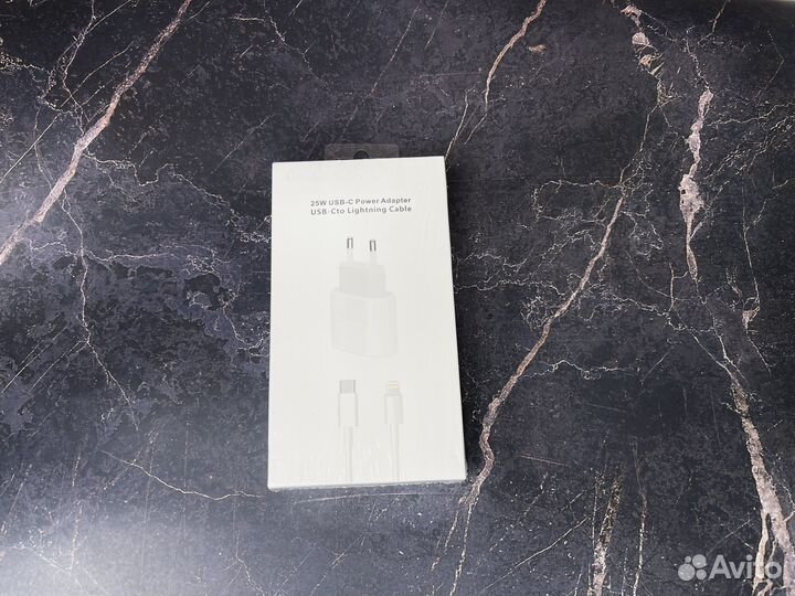 Сетевое зарядное устройство для айфон новое