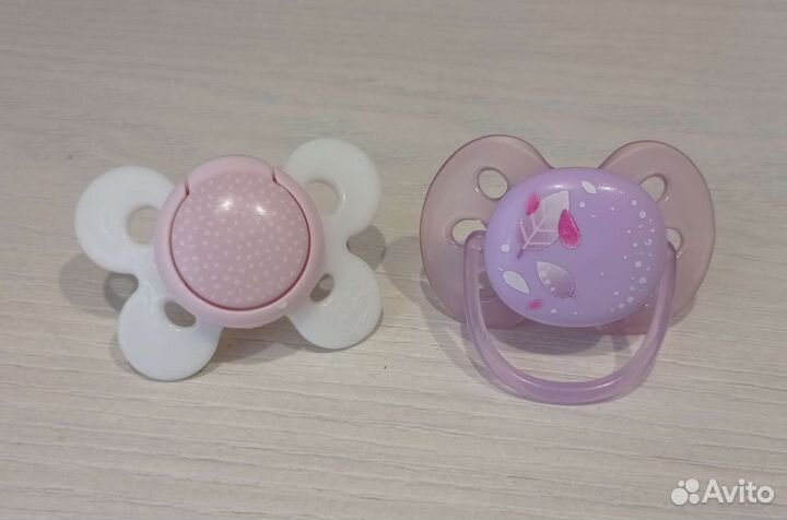 Бутылочка поильник и соски пустышки avent chicco