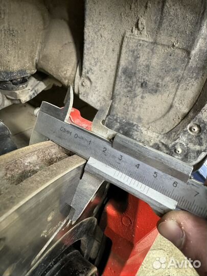 Суппорта, кит передних тормозов в сборе на GS, IS