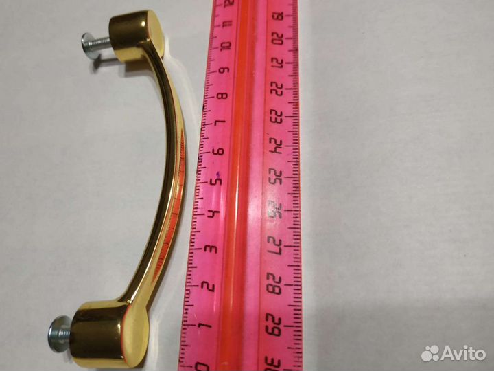 Мебельная ручка