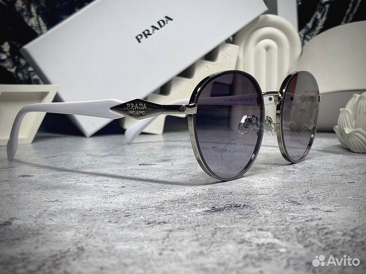 Очки Prada белые