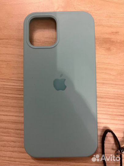 Чехол на iPhone 12